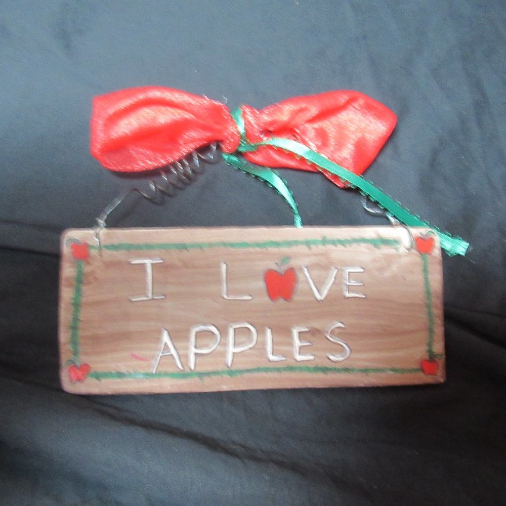 NWT I love apples small sign